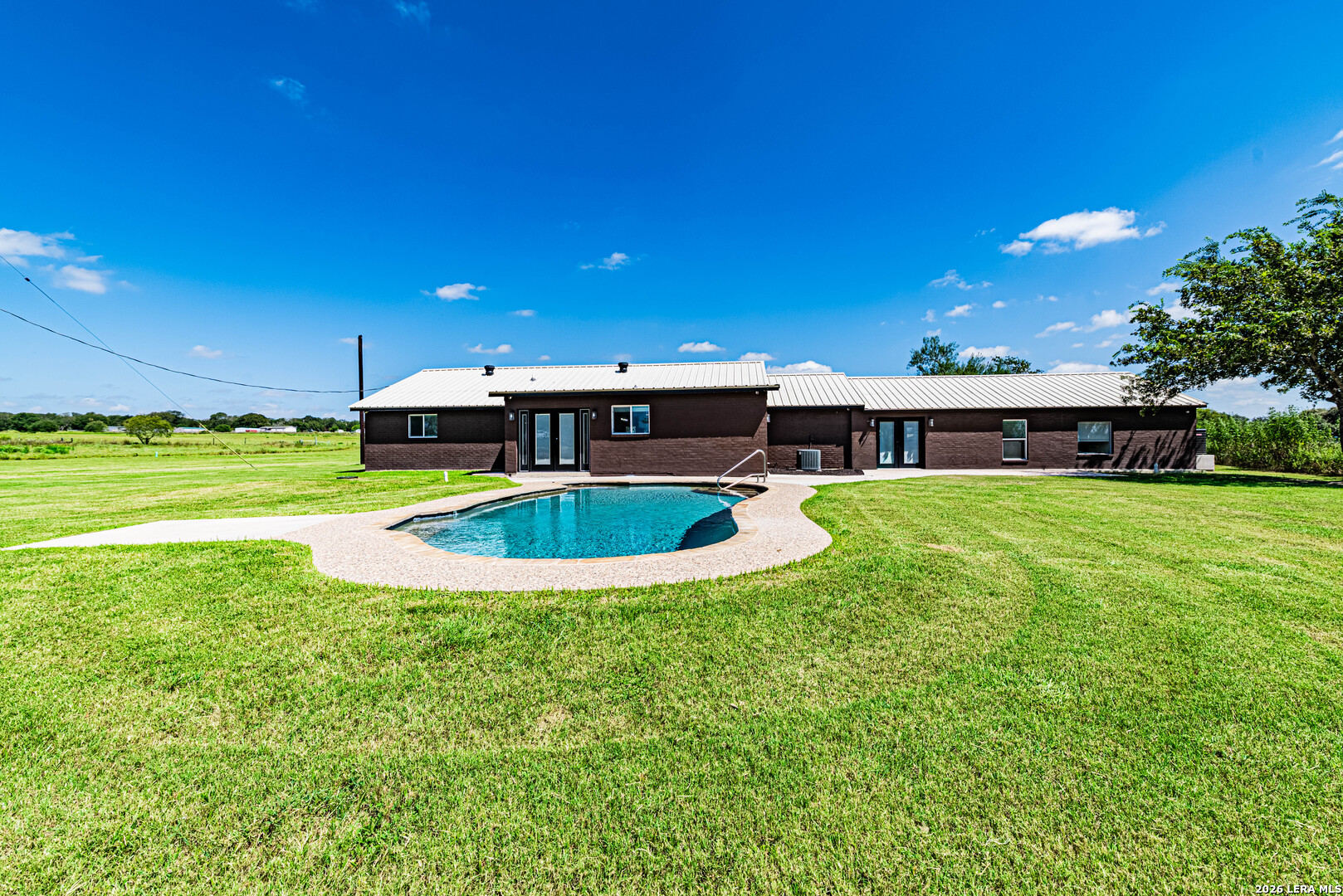 280 County Road 322 La Vernia TX 78121
