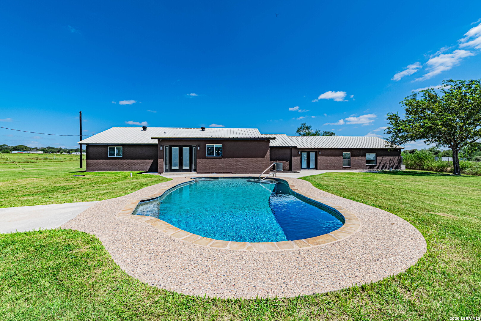 280 County Road 322 La Vernia TX 78121