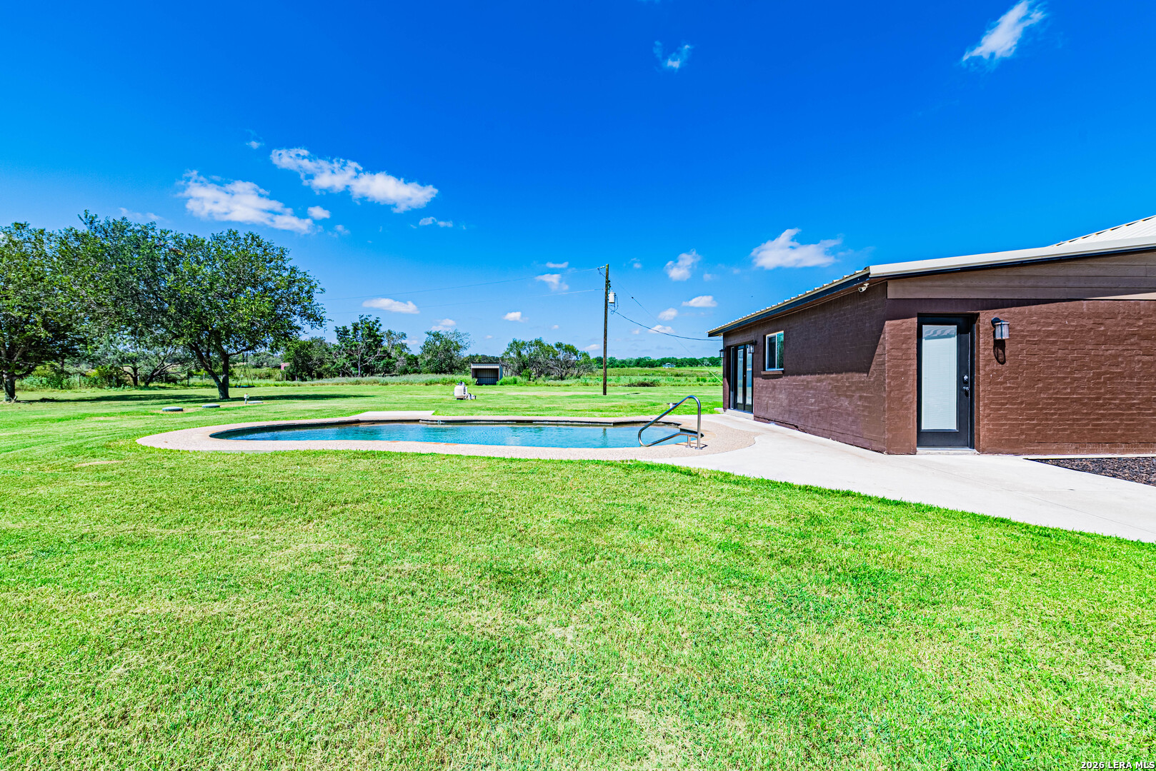 280 County Road 322 La Vernia TX 78121