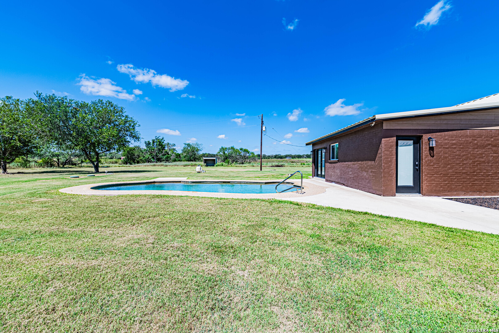 280 County Road 322 La Vernia TX 78121