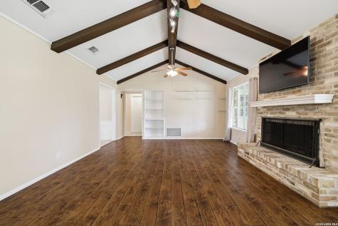 418 Crestwind Drive Windcrest TX 78239