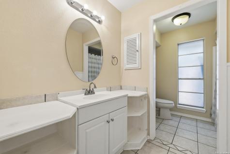 418 Crestwind Drive Windcrest TX 78239
