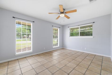 418 Crestwind Drive Windcrest TX 78239