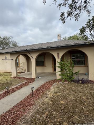 407 N Fort Street Brackettville TX 78832