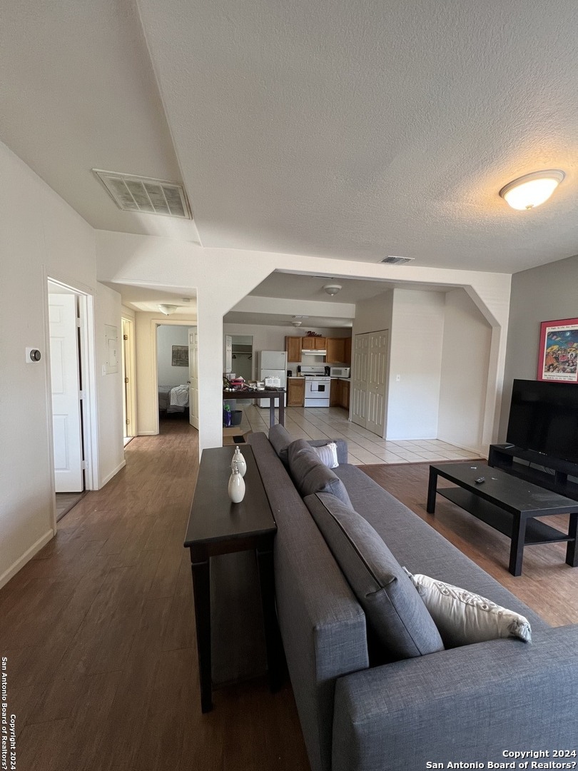 1023 Cherry San Antonio TX 78202