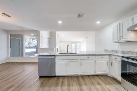 6318 Club Oaks San Antonio TX 78249