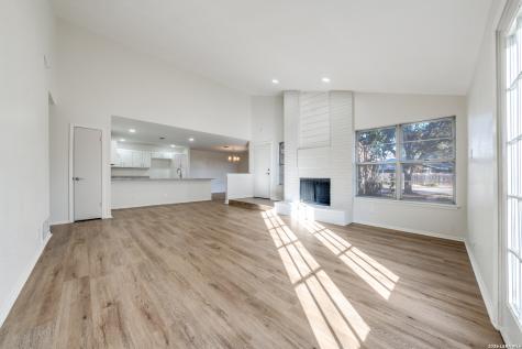 6318 Club Oaks San Antonio TX 78249