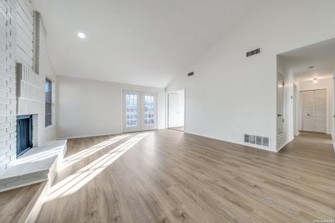 6318 Club Oaks San Antonio TX 78249