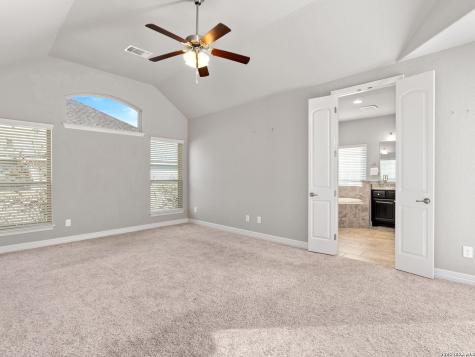 8622 Gelvani Vina Boerne TX 78015