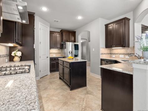 8622 Gelvani Vina Boerne TX 78015