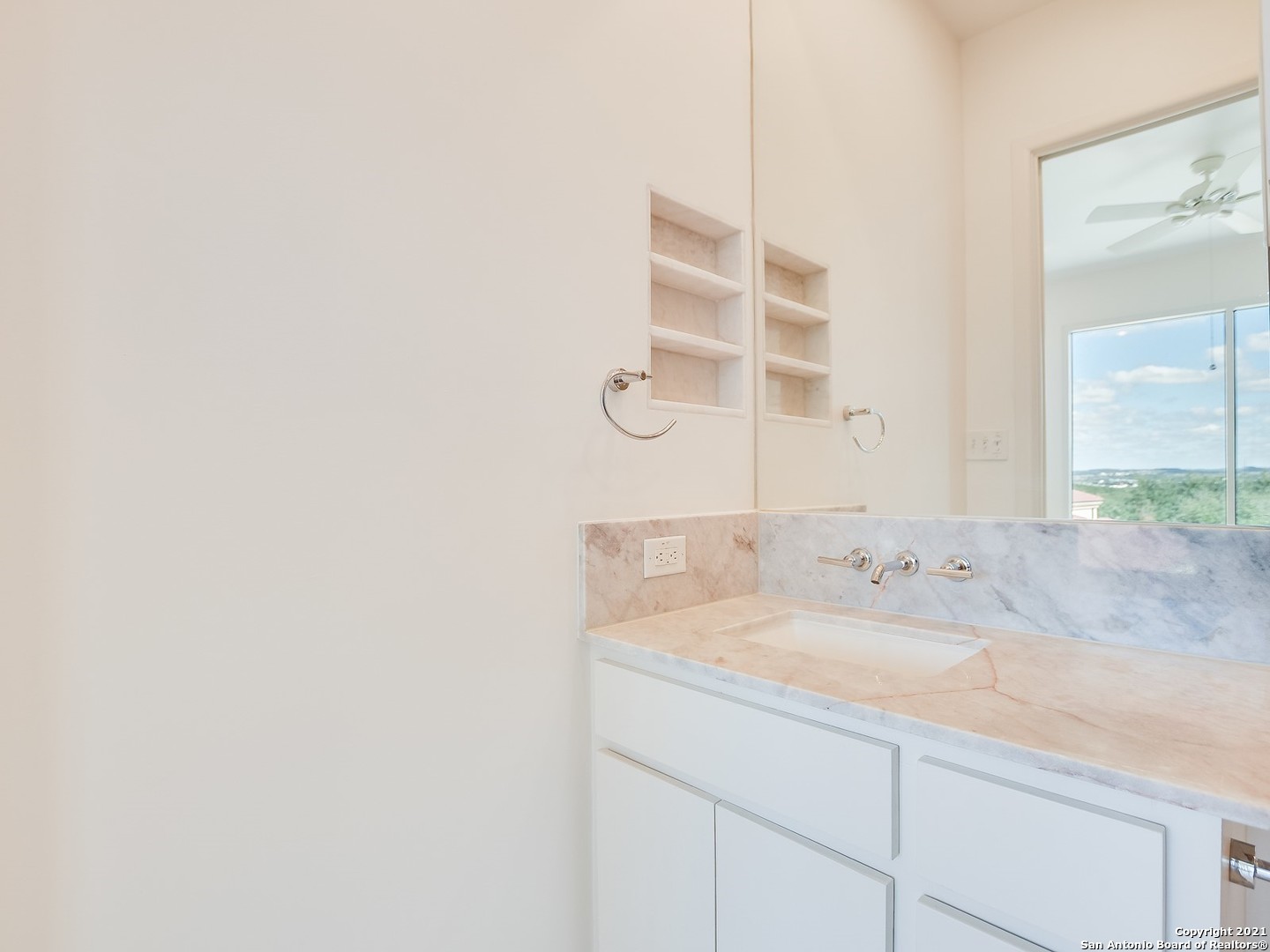 17 Aston Glen San Antonio TX 78257