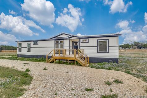 569 Pr 1520 Bandera TX 78003