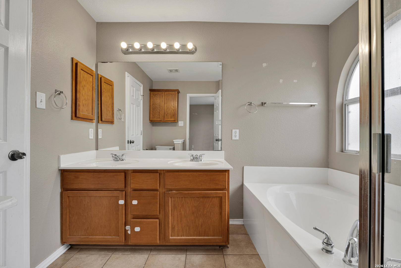 10802 Arabian Sands San Antonio TX 78254