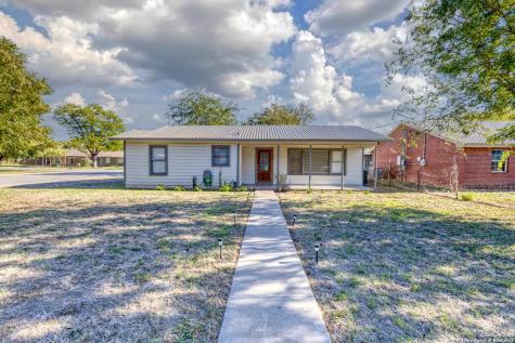 909 E Garden Street Uvalde TX 78801