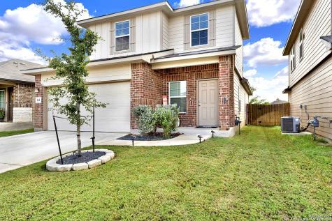 161 Middle Green Loop Floresville TX 78114