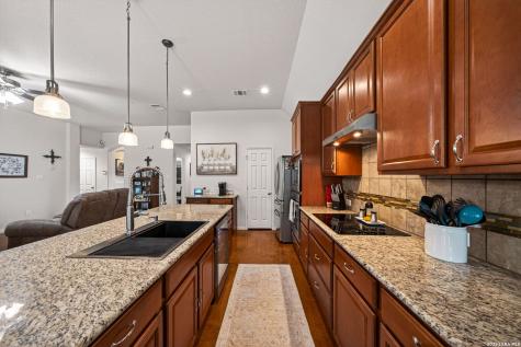 1001 Oak Park Schertz TX 78154