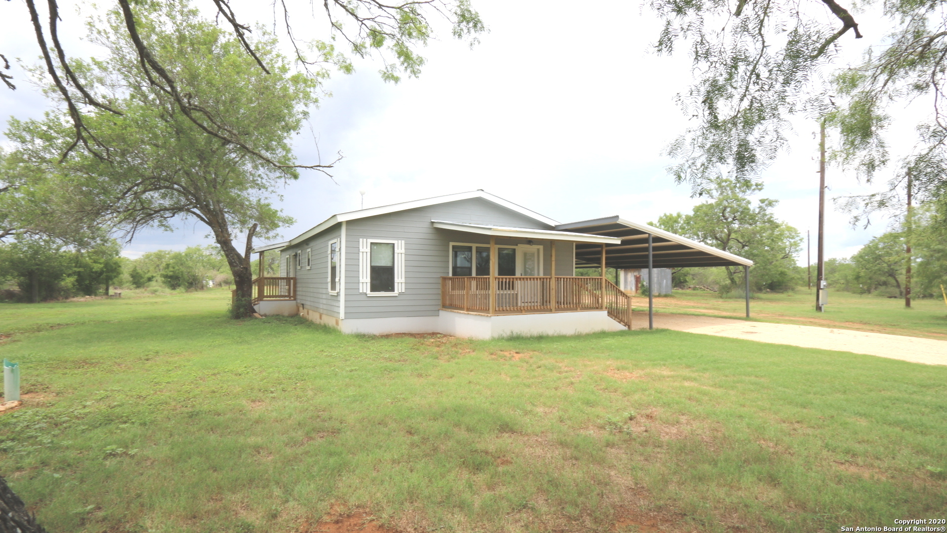 2257 Cr 475 Nixon TX 78140