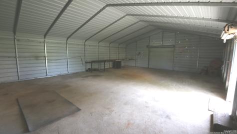 2257 Cr 475 Nixon TX 78140