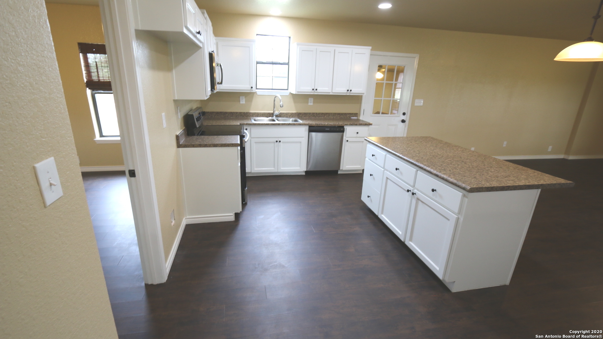 2257 Cr 475 Nixon TX 78140