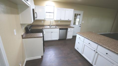 2257 Cr 475 Nixon TX 78140