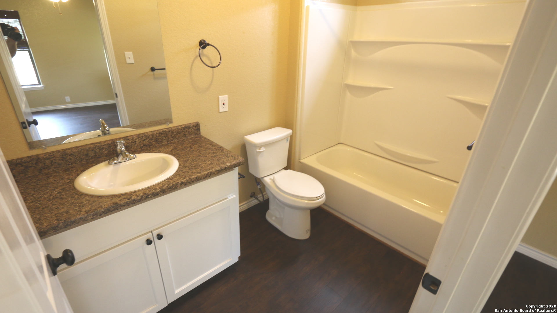 2257 Cr 475 Nixon TX 78140