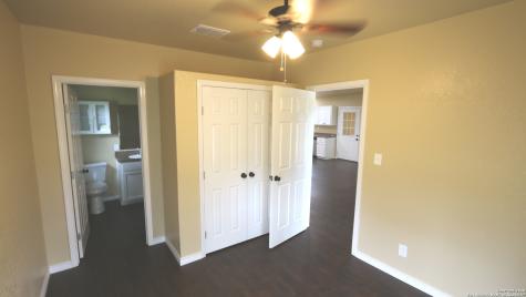 2257 Cr 475 Nixon TX 78140