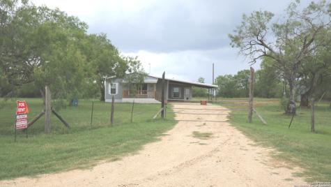 2257 Cr 475 Nixon TX 78140
