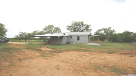 2257 Cr 475 Nixon TX 78140