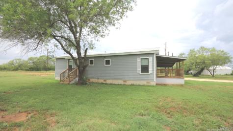 2257 Cr 475 Nixon TX 78140