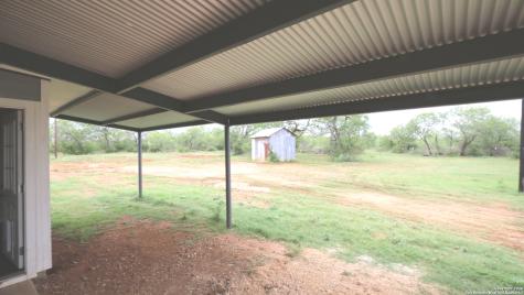 2257 Cr 475 Nixon TX 78140