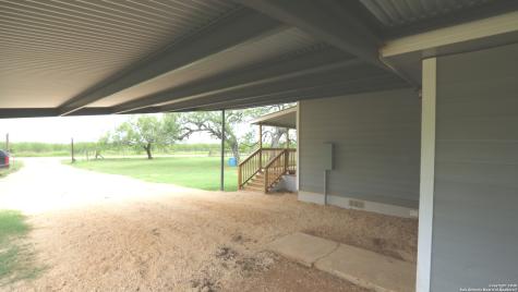 2257 Cr 475 Nixon TX 78140