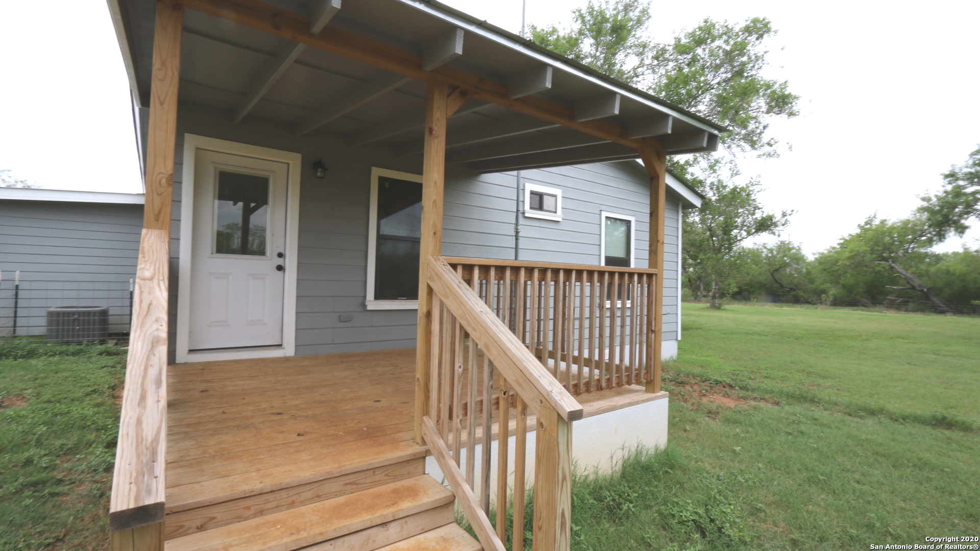 2257 Cr 475 Nixon TX 78140