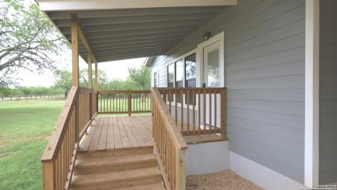 2257 Cr 475 Nixon TX 78140