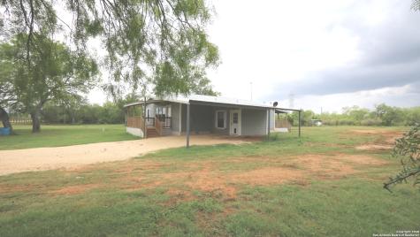2257 Cr 475 Nixon TX 78140