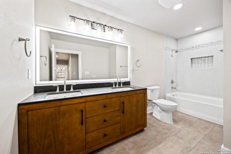 225 Arvin Terrell Hills TX 78209