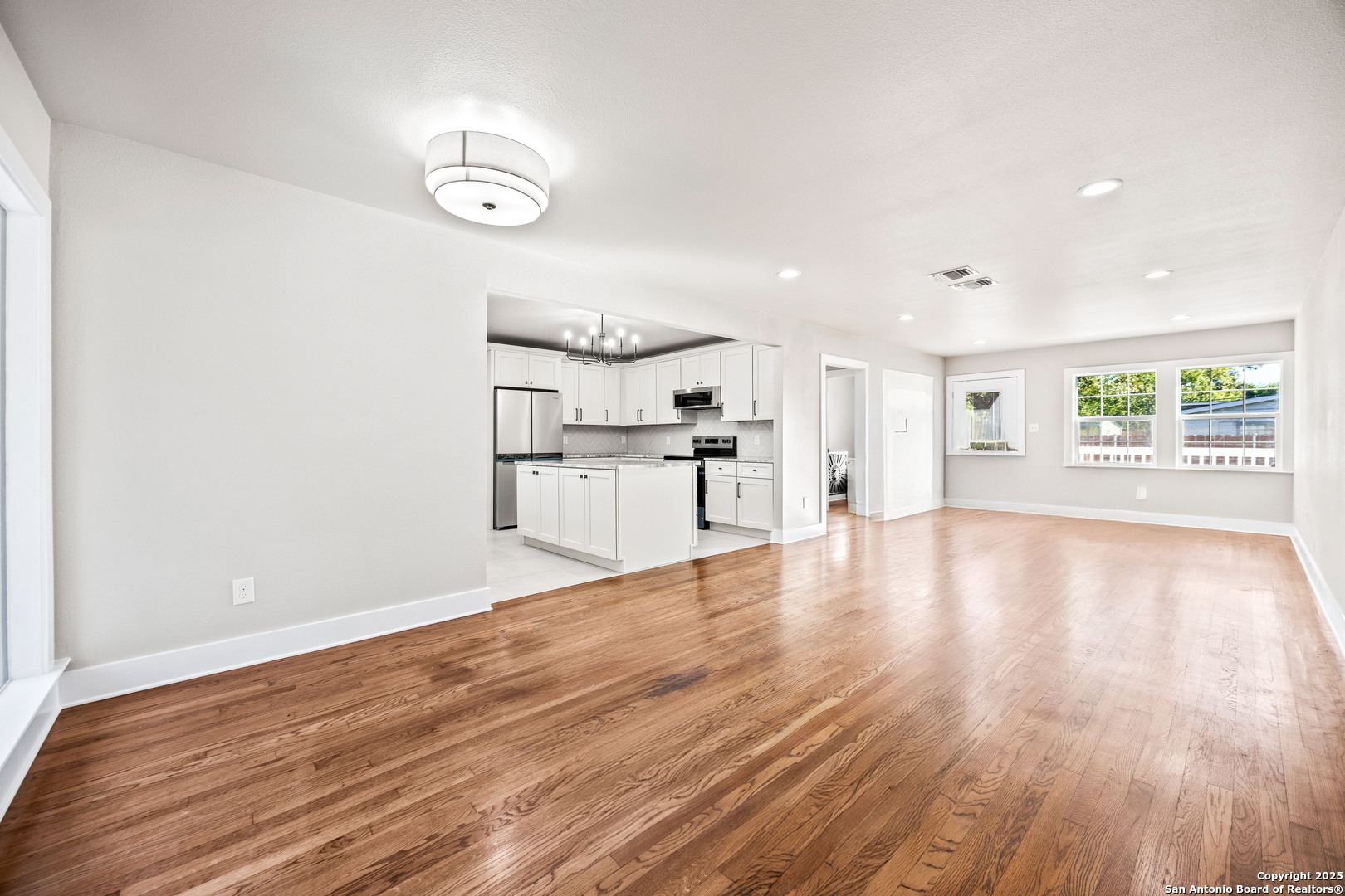 225 Arvin Terrell Hills TX 78209