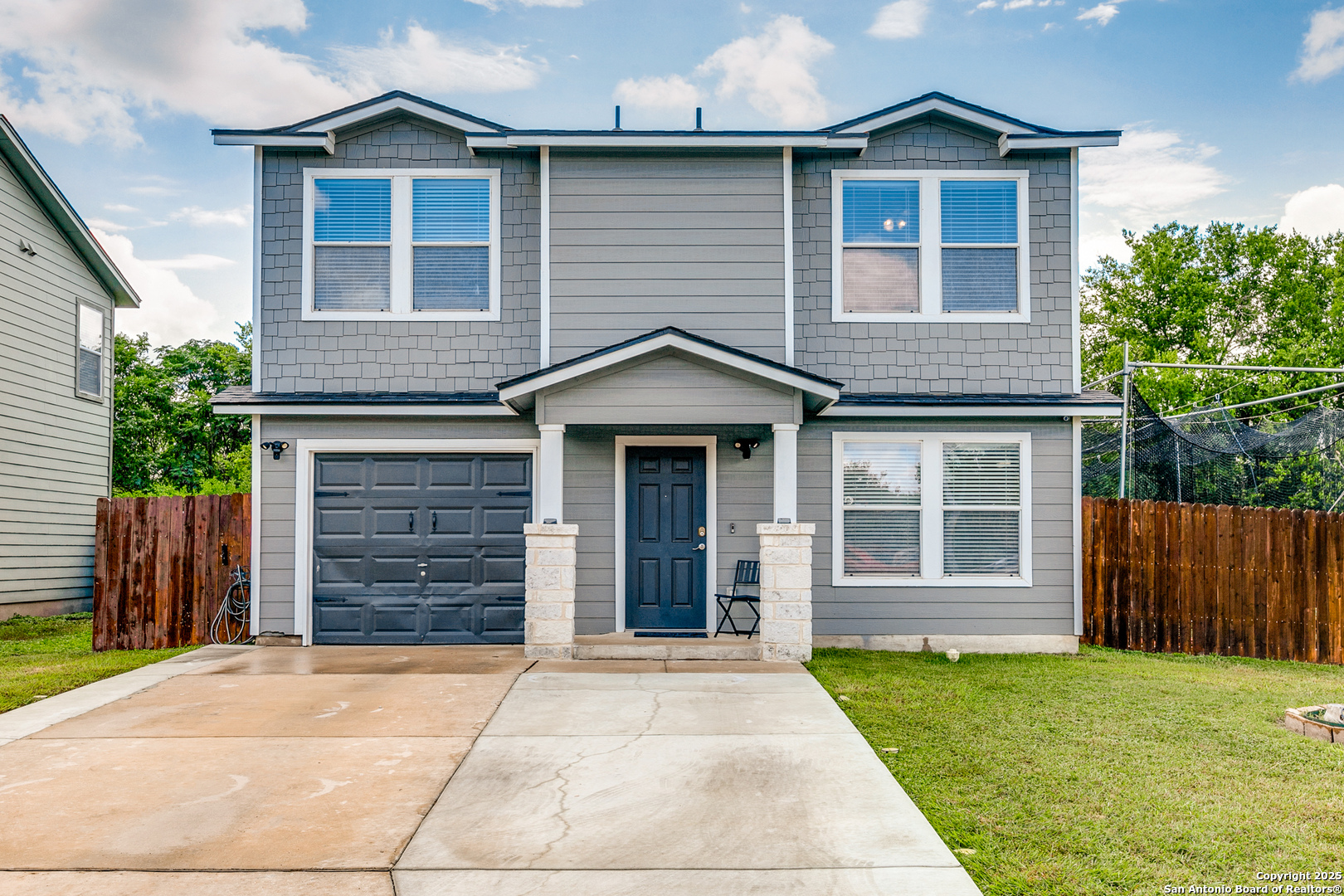 902 Absolon Farm San Antonio TX 78228