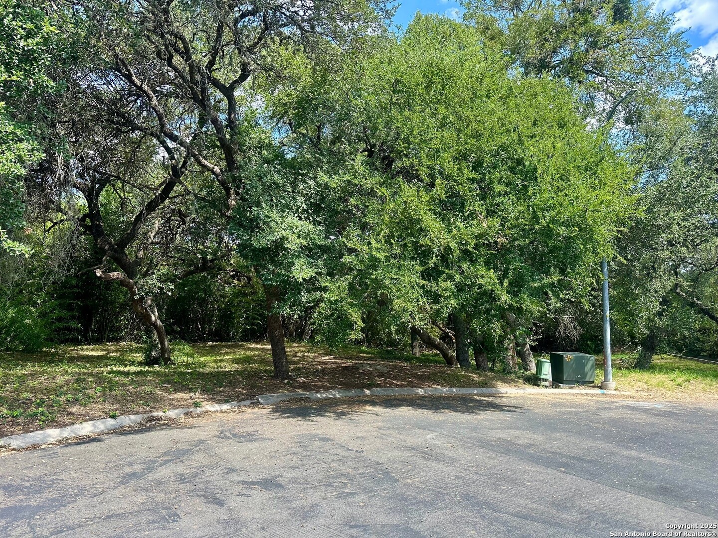3400 & 3402 Wellsprings San Antonio TX 78230