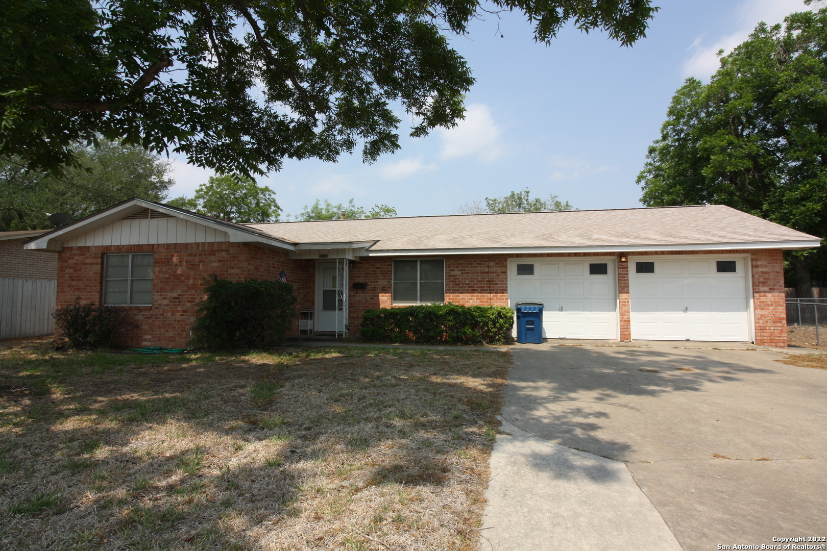 1309 N Main Street Pleasanton TX 78064