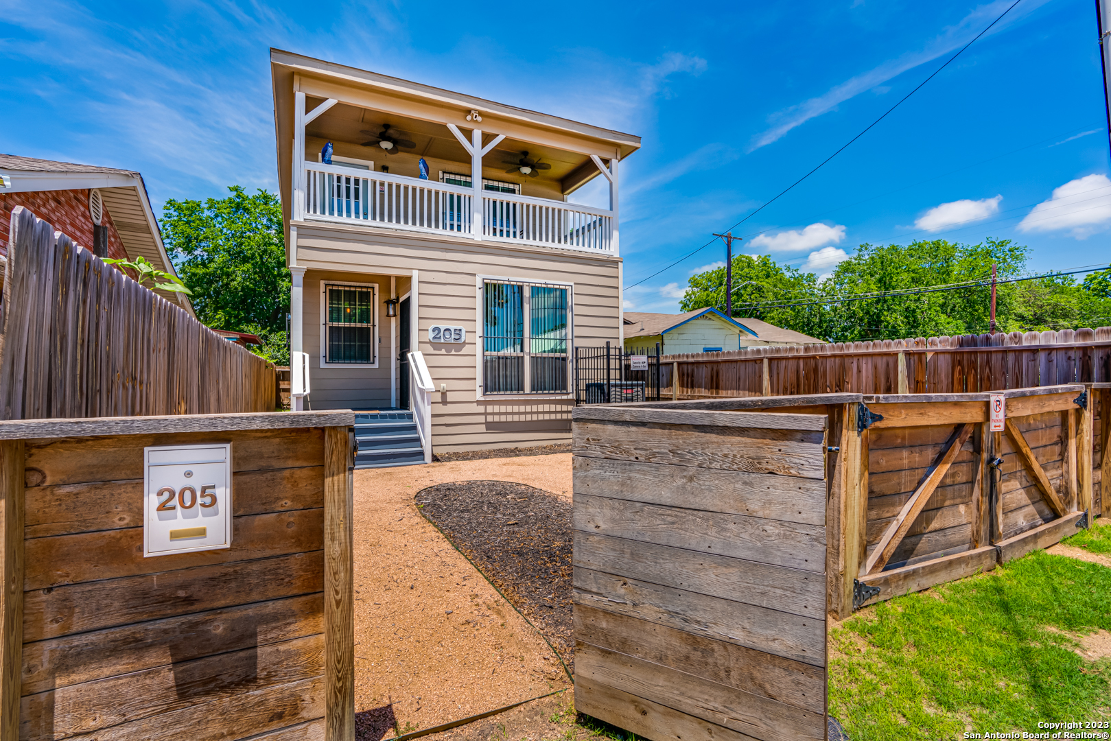 205 Del Valle Alley San Antonio TX 78207