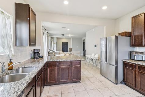 2505 Dino Drive Seguin TX 78155