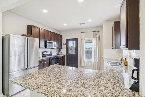 2505 Dino Drive Seguin TX 78155