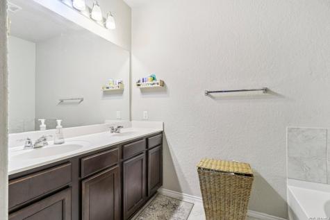 2505 Dino Drive Seguin TX 78155