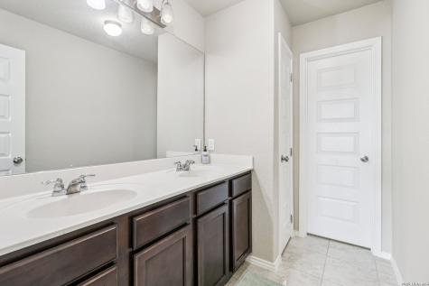 2505 Dino Drive Seguin TX 78155