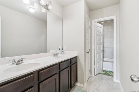 2505 Dino Drive Seguin TX 78155