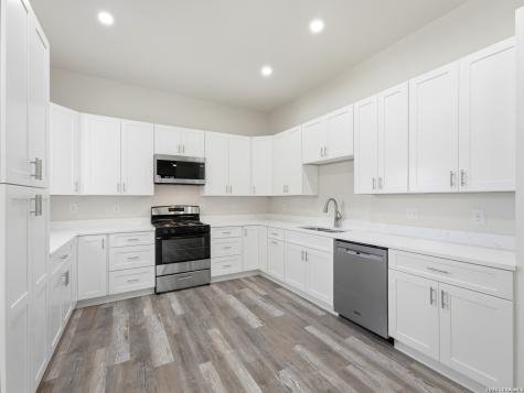 5014 Fawn Lake San Antonio TX 78244