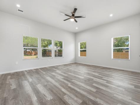 5014 Fawn Lake San Antonio TX 78244