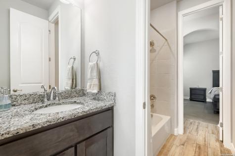 208 Englewood Lane Castroville TX 78009