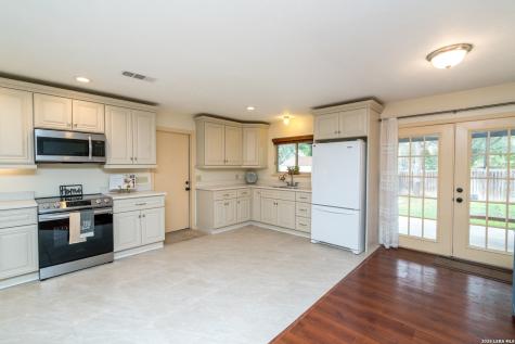 838 Boulder Drive Universal City TX 78148