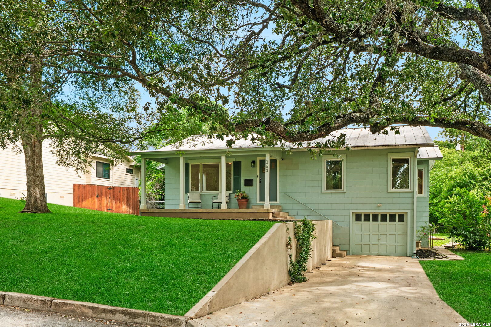 253 E Edgewood Place Alamo Heights TX 78209
